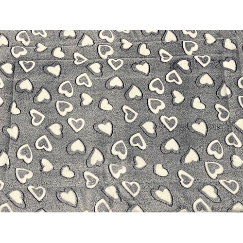 Plush Crate Mat 24inch Grey With Hearts